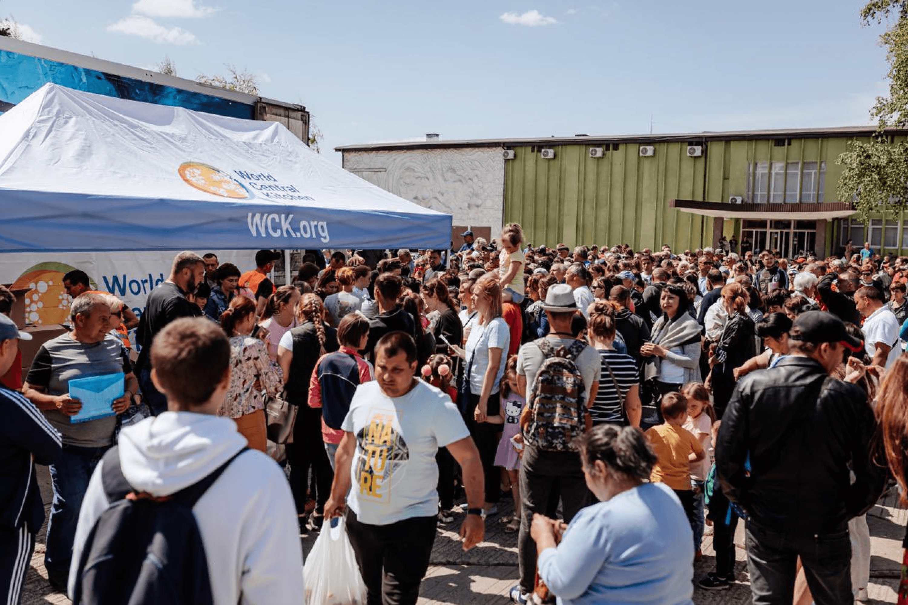 World Central Kitchen distributes food kits to 1,200 families in Mahdalynivka. May 2022.