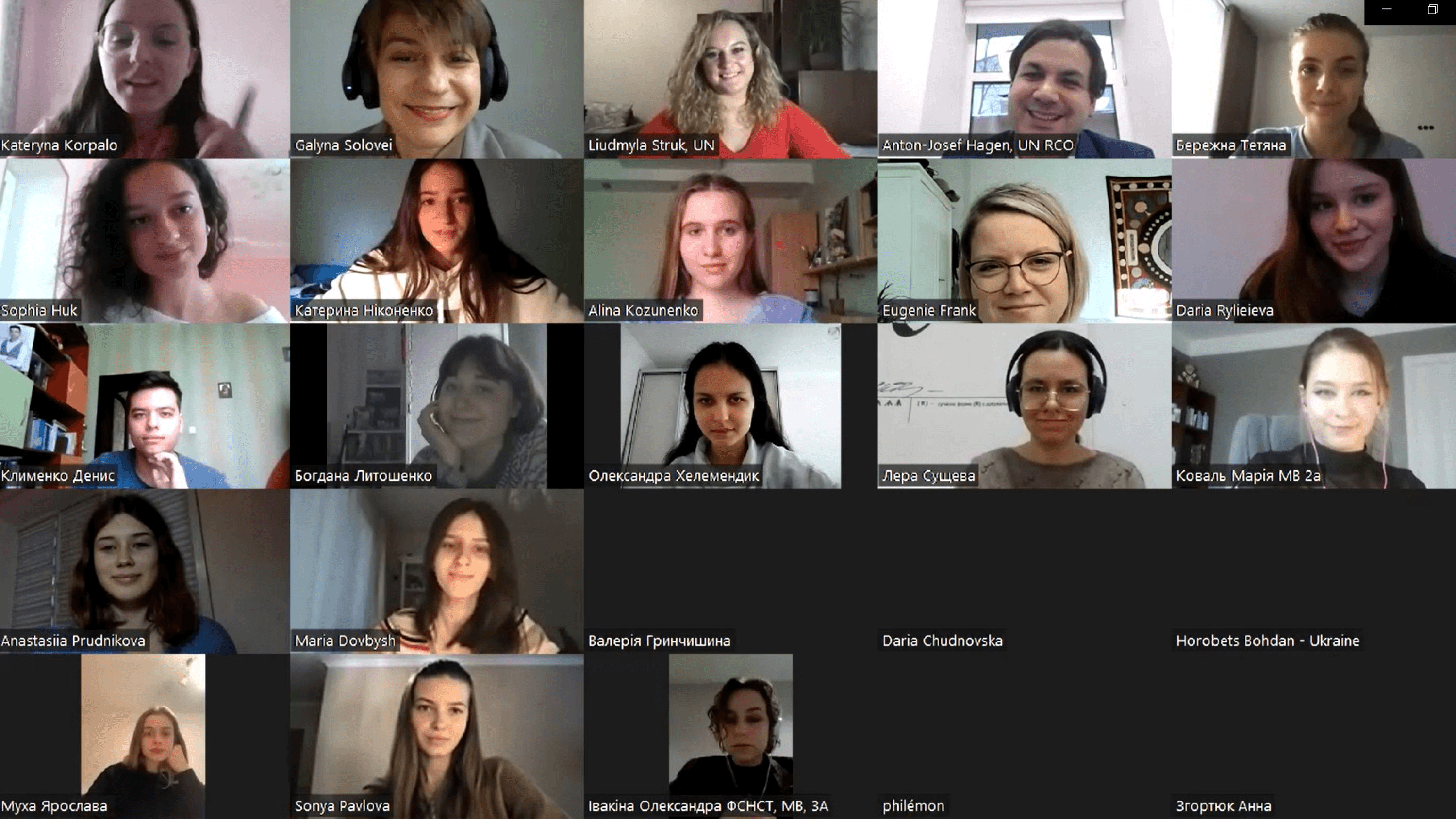 Halyna Solovei teaching the course United Nations in Global Governance.