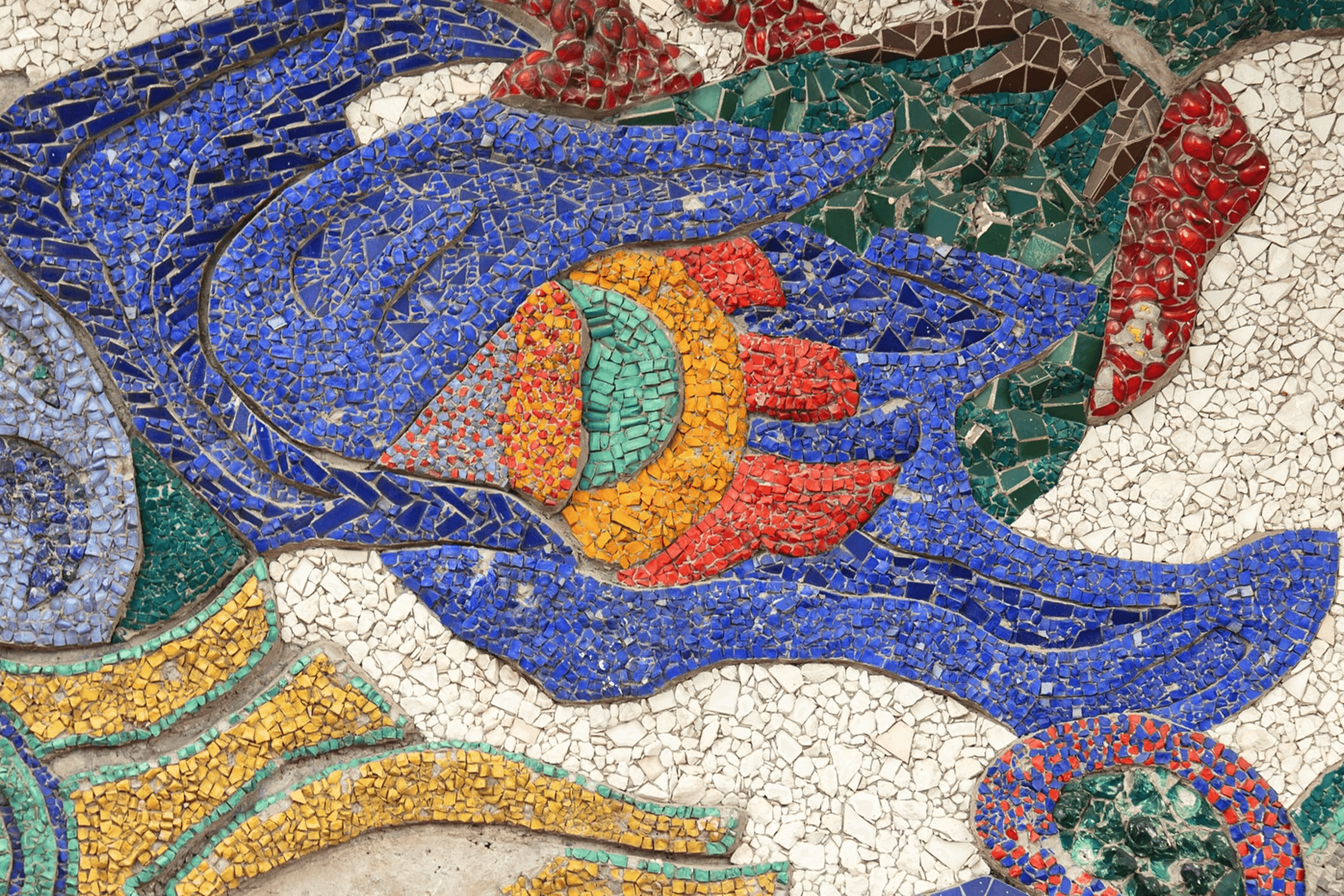 Fragments of a mosaic by Alla Horska and Viktor Zaretskyi at the restaurant “Vitryak” (Windmill).