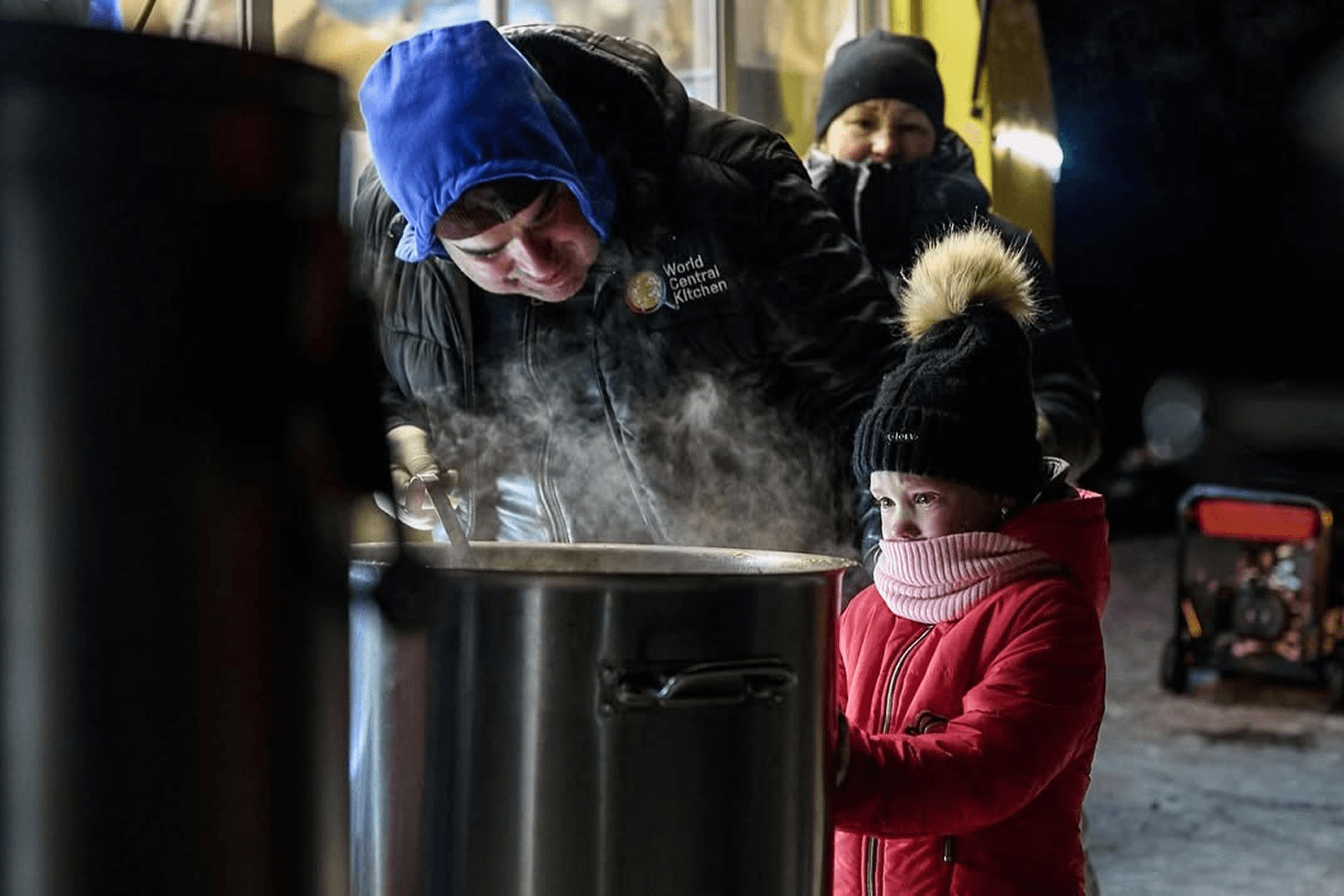 The World Central Kitchen team distributes hot meals to Kyiv residents during winter power outages. January 2026.