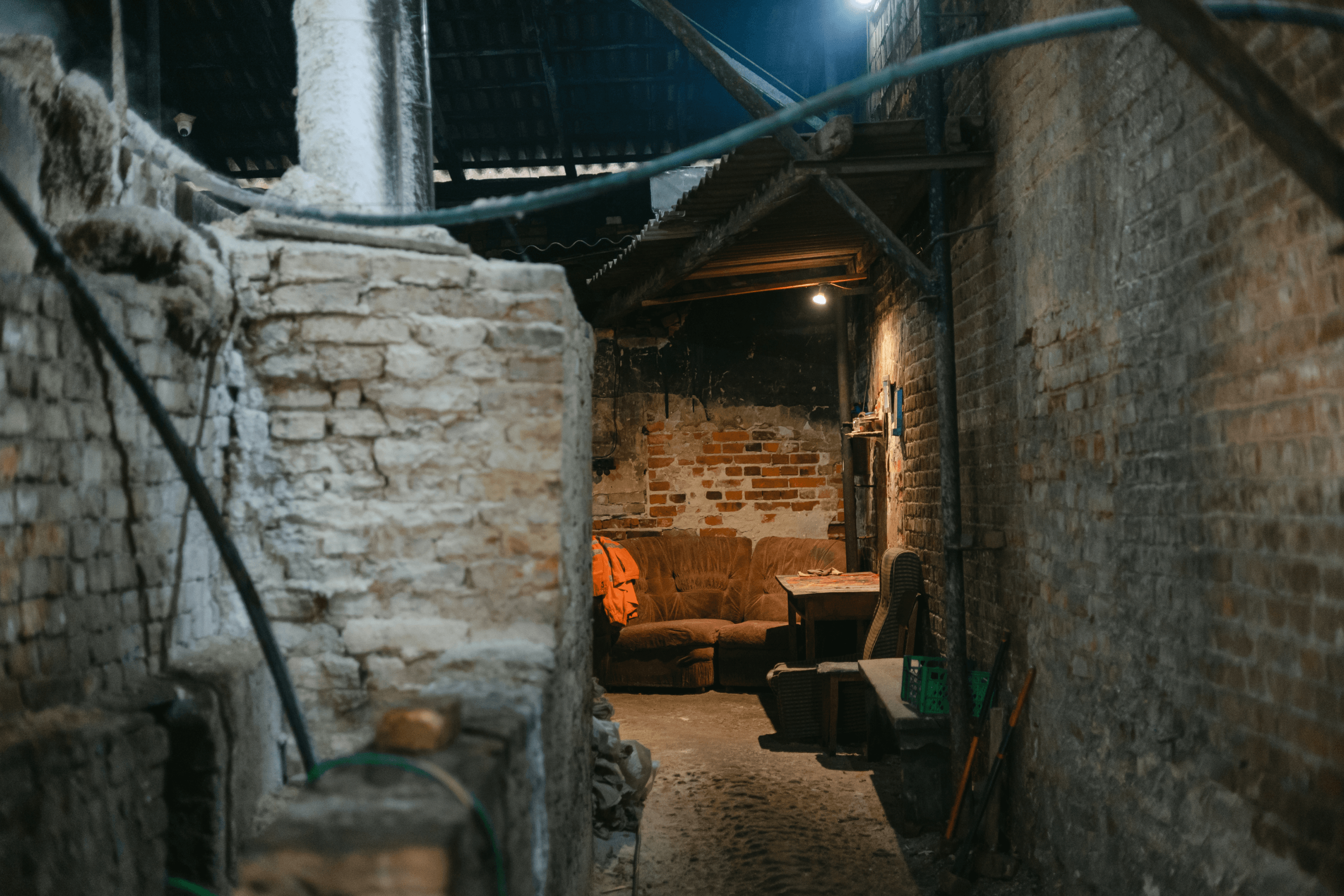 A resting area for saltworks employees in one of the evaporation workshops.