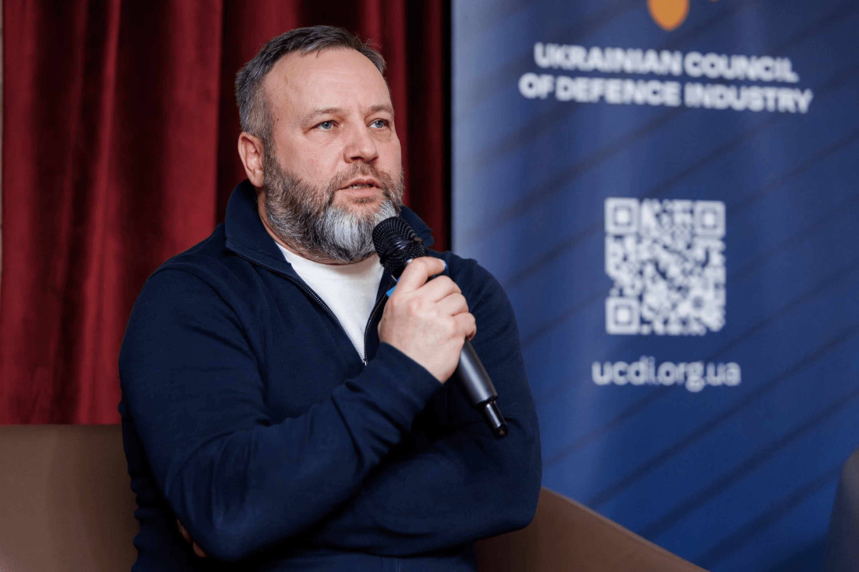 Acting Head of the State Export Control Service Oleh Tsilvik during a meeting with representatives of the defense industry. December 2025.