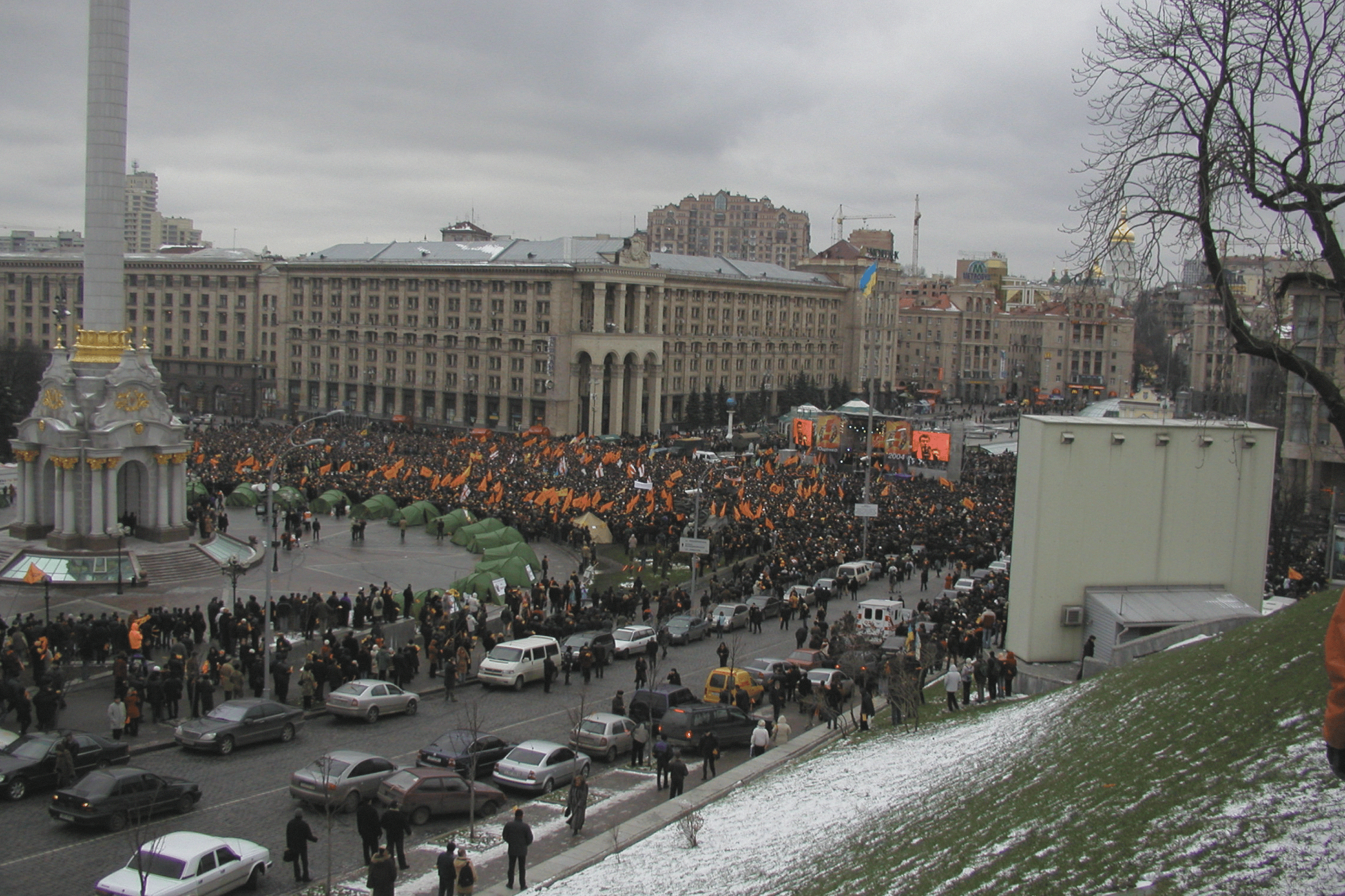 Independence Square during the Orange Revolution. Kyiv, November 21, 2004.