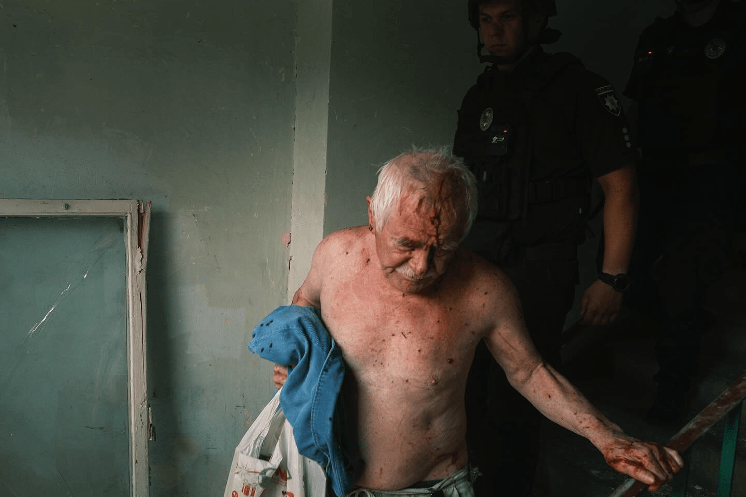 Russia strikes a high-rise building with a KAB-250 bomb equipped with a UMPK module. Kharkiv, Ukraine. 15 September, 2024.