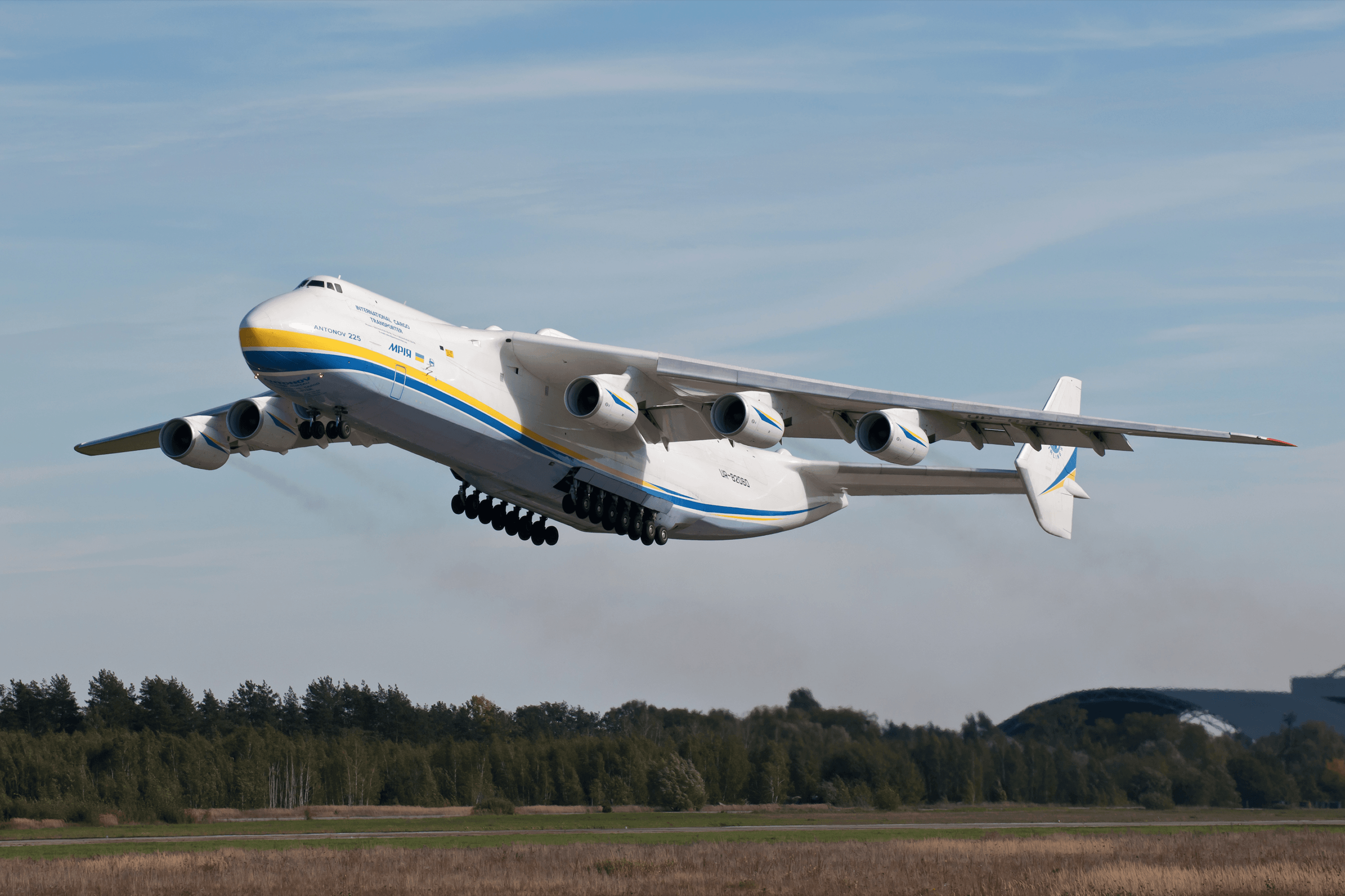 An-225 іs taking off 2015, photo, Vasiliy Koba, Courtesy Antonov Company.