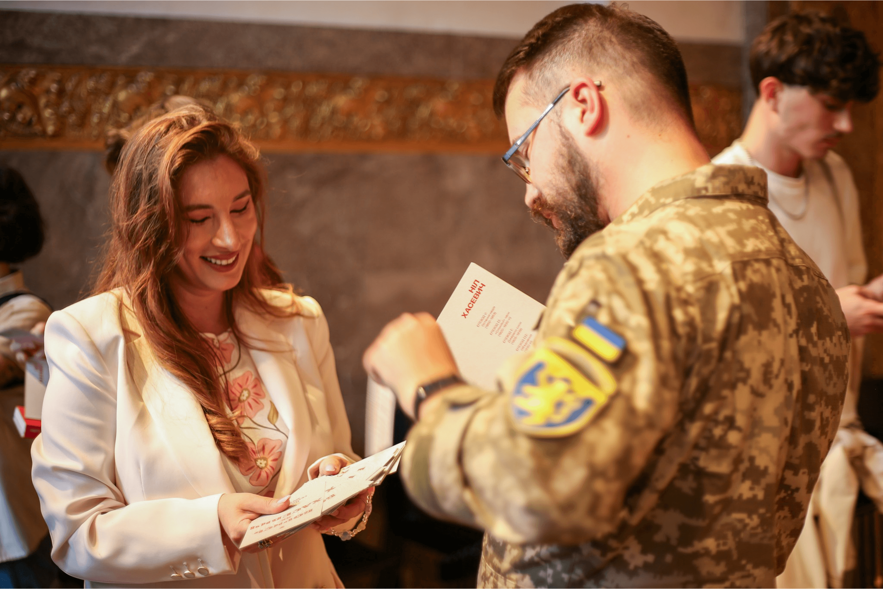 The presentation of the book “Stories of Ukrainian Artists. Nil Khasevych,” published by the ЗМІN Foundation in collaboration with Projector Publishing & Store and the Projector Foundation, took place at the Lviv Cultural Hub.