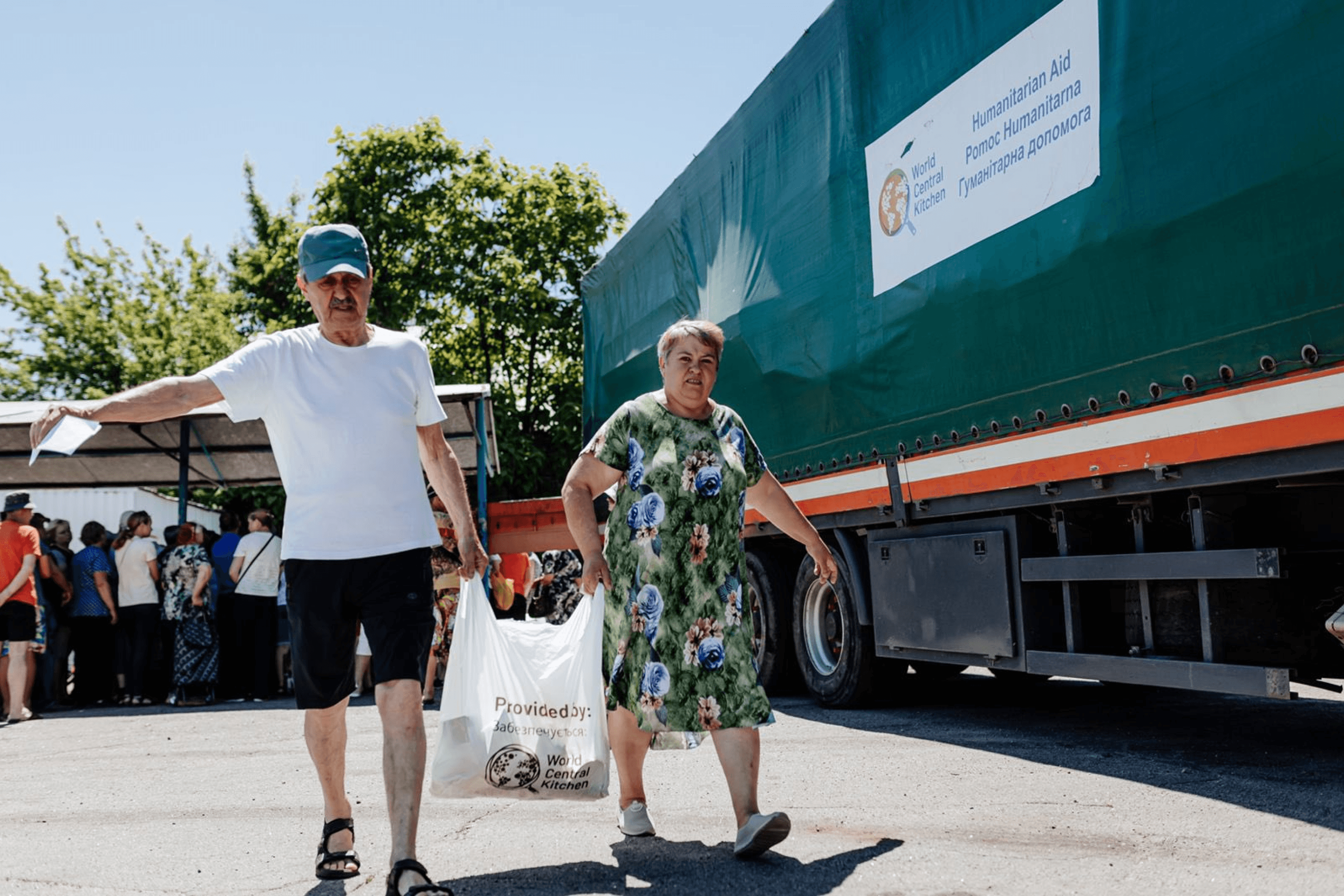 World Central Kitchen delivers 1,350 food kits to eight villages near Dnipro. June 2022.