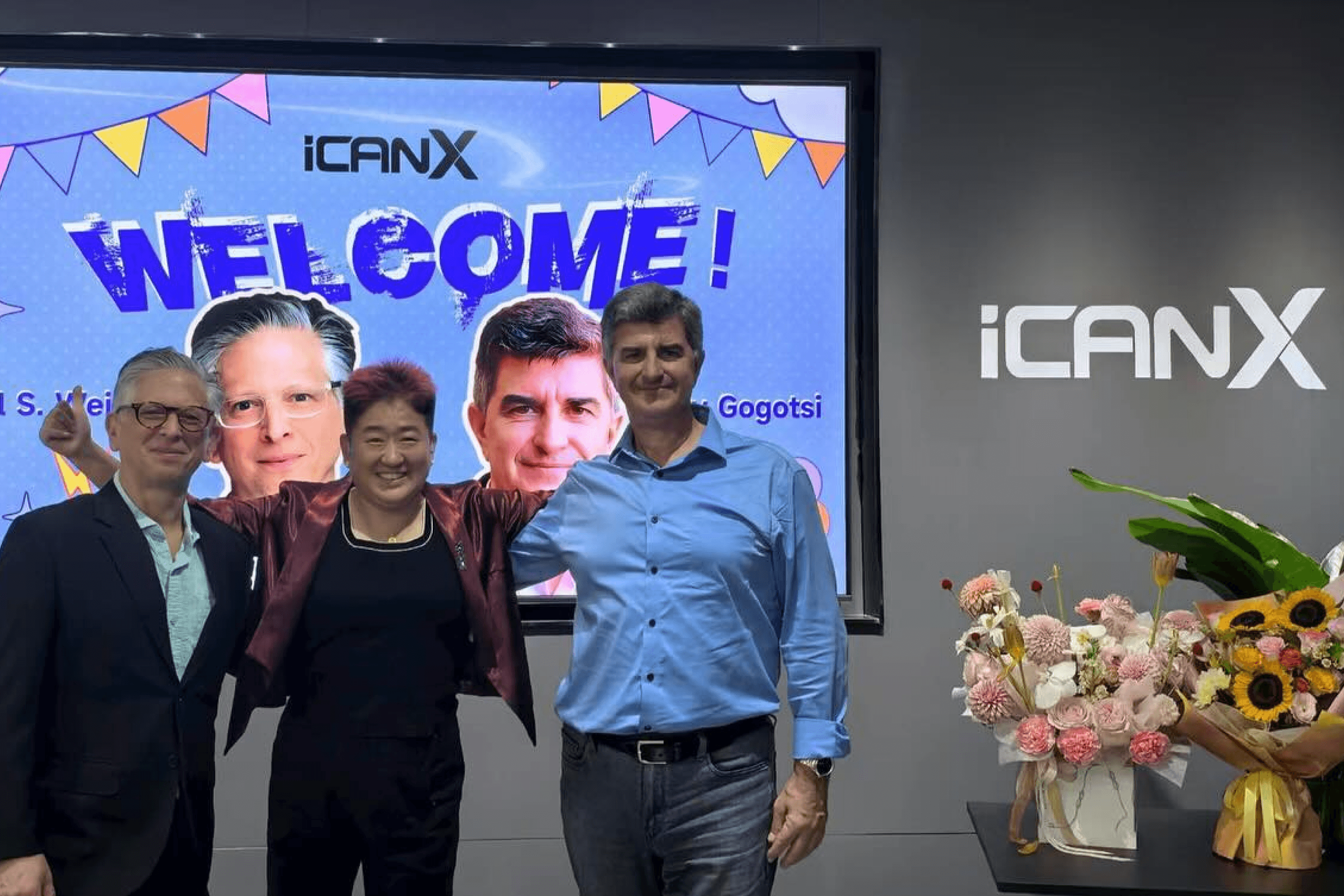 Yury Gogotsi during a visit to the iCANX Club together with colleagues Paul Weiss and Haixia Zhang (Alice Zhang). 2025.